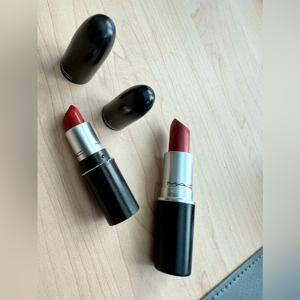 Mac lipsticks Chili & Good Form